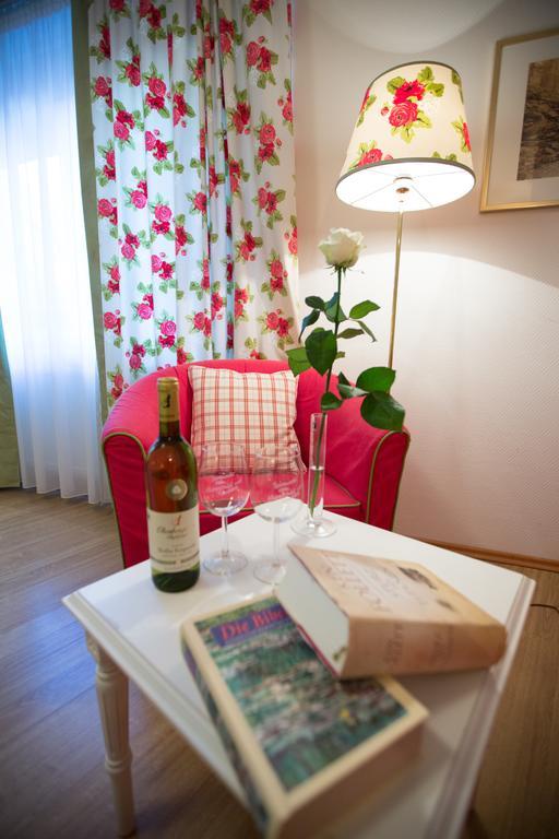Landhotel Restaurant Zur Krone Gottenheim Habitación foto
