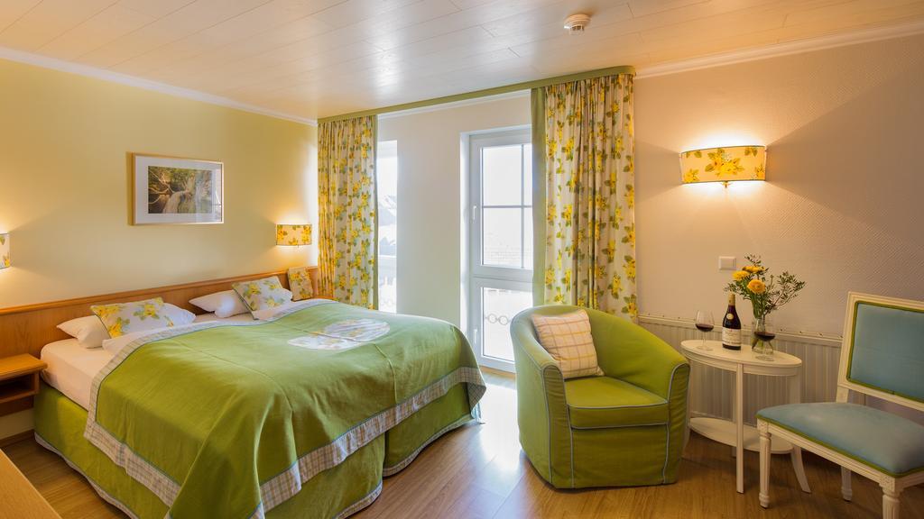 Landhotel Restaurant Zur Krone Gottenheim Habitación foto